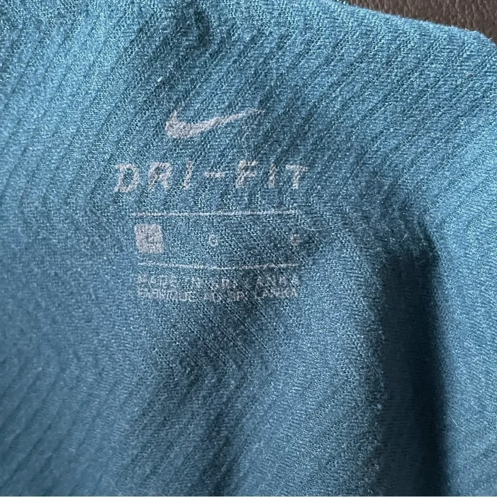 Nike Dri-Fit 1/4 Zip Pullover Long Sleeve‎ Athletic Shirt in Blue Size: L